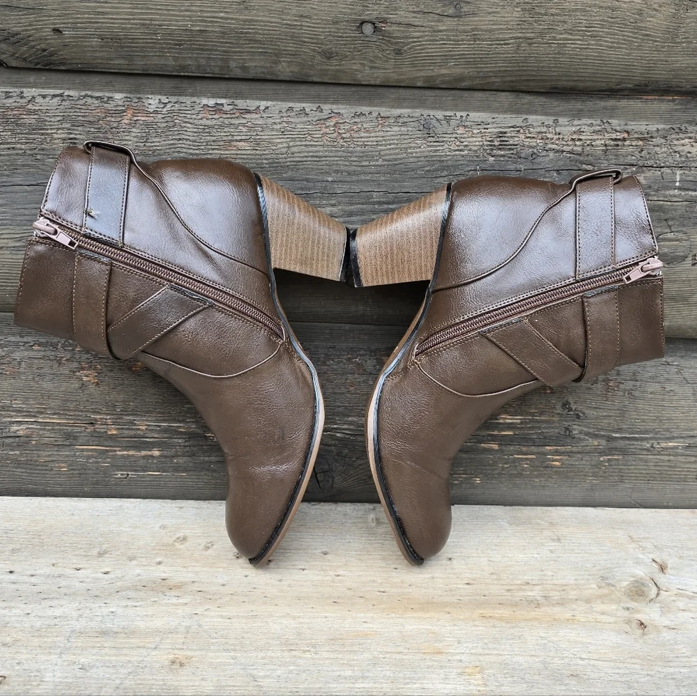 Nine West Dont Do It Y2K Western Boho Revival Harness Block Heel Bootie 8M